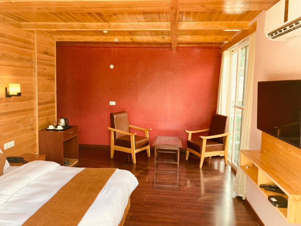 Vista Hill Resort- Centrally Heated & Air Cooled Resort, Manali 외부 사진