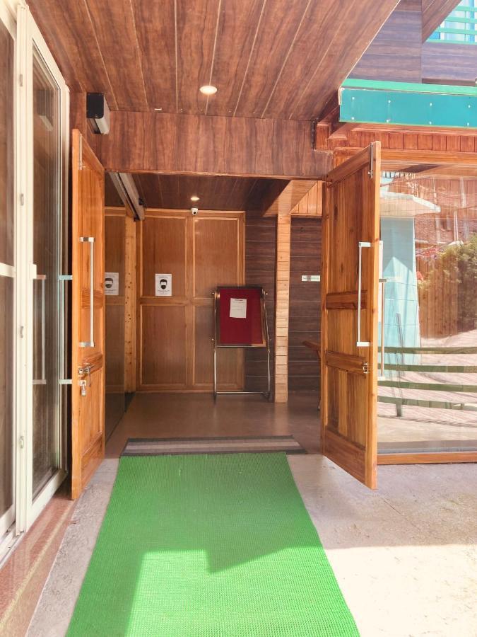 Vista Hill Resort- Centrally Heated & Air Cooled Resort, Manali 외부 사진