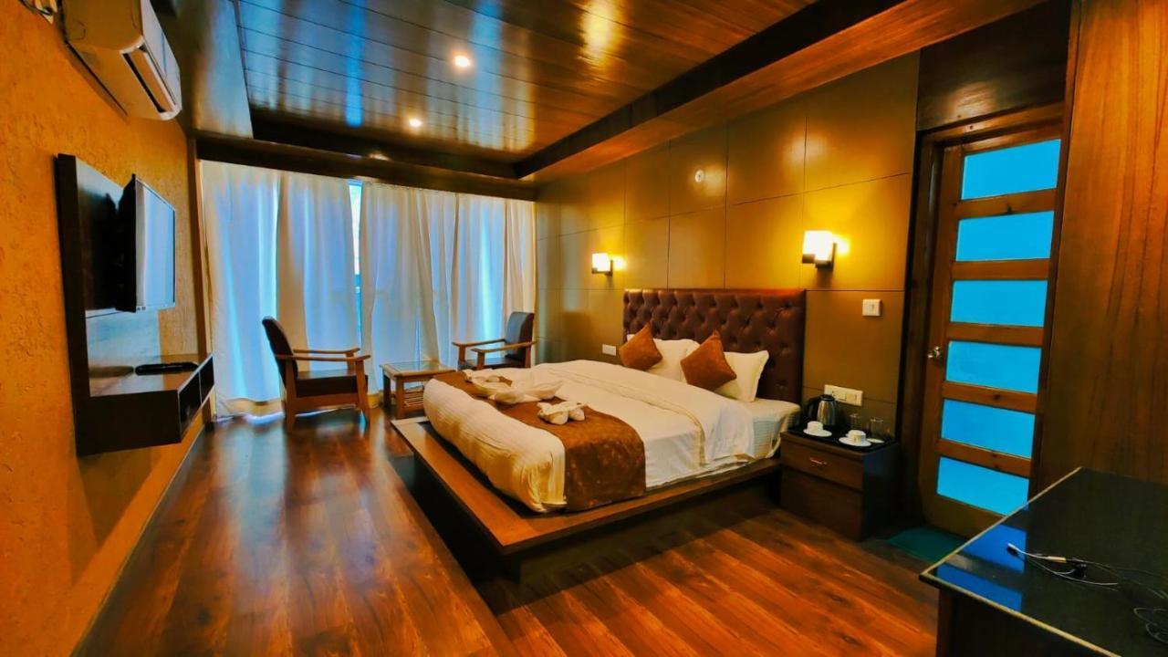 Vista Hill Resort- Centrally Heated & Air Cooled Resort, Manali 외부 사진